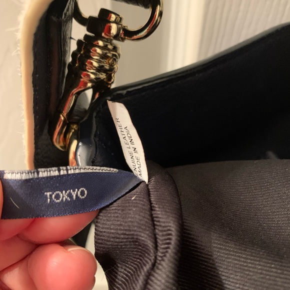 Casselini bag 18 cm x 22 cm x 10 cm approx.preowned in fantastic condition - Picture 6 of 14